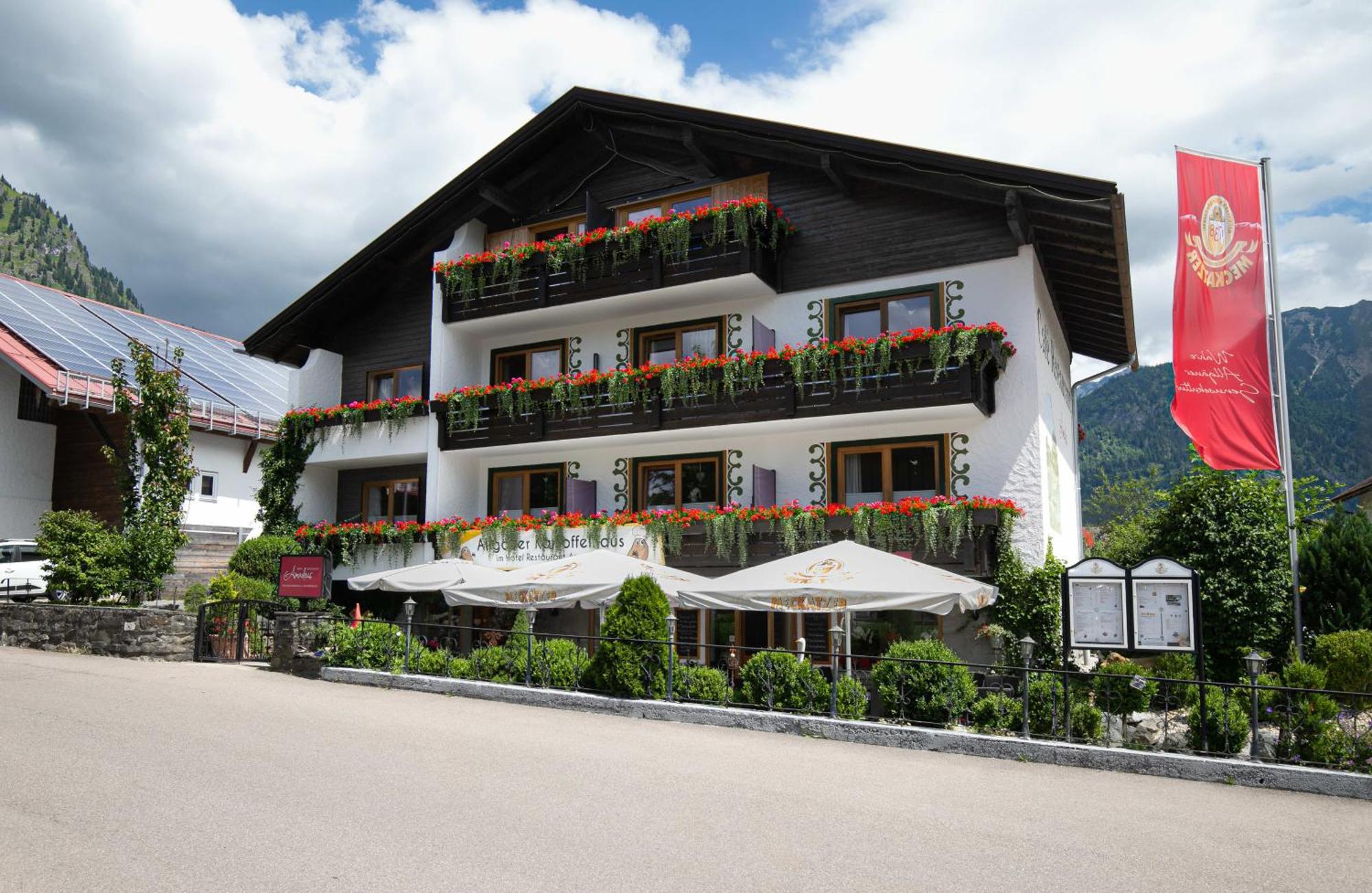 Hotel Restaurant Amadeus - Inclusive Skipass Und Vieles Mehr Bad Hindelang Eksteriør bilde