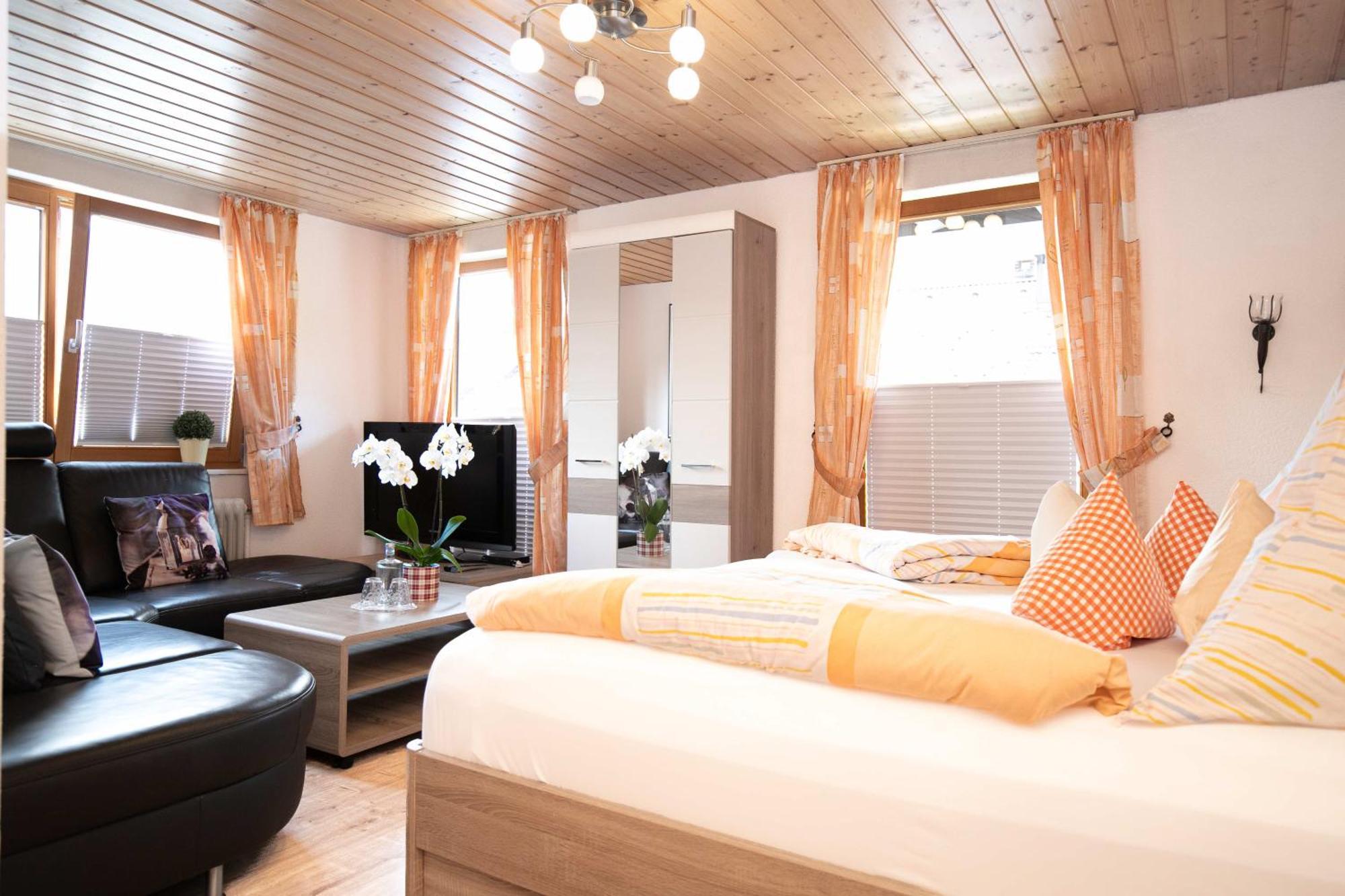Hotel Restaurant Amadeus - Inclusive Skipass Und Vieles Mehr Bad Hindelang Eksteriør bilde