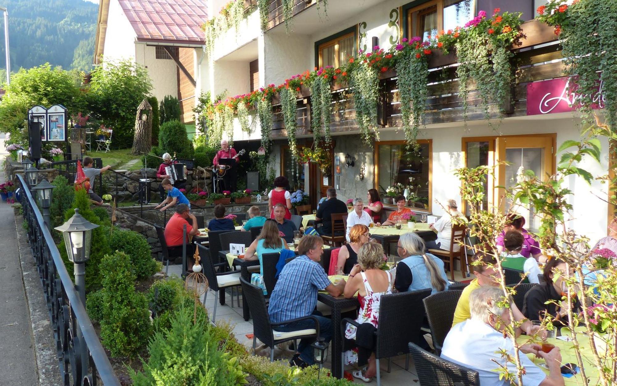 Hotel Restaurant Amadeus - Inclusive Skipass Und Vieles Mehr Bad Hindelang Eksteriør bilde